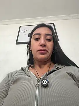 Snapshot of Hannahoff chatting on May 21, 2026, 4:10 am Hannahoff online show from May 21, 2026, 4:10 am