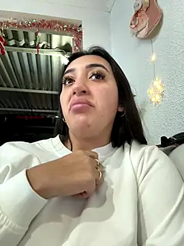 Hannahoff online show from December 23, 2025, 4:12 am