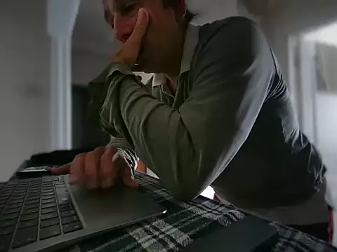 Snapshot of ALPHANDRE chatting on February 21, 2026, 8:05 am ALPHANDRE online show from February 21, 2026, 8:05 am