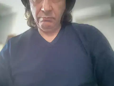 Snapshot of ALPHANDRE chatting on November 15, 2025, 6:28 am ALPHANDRE online show from November 15, 2025, 6:28 am