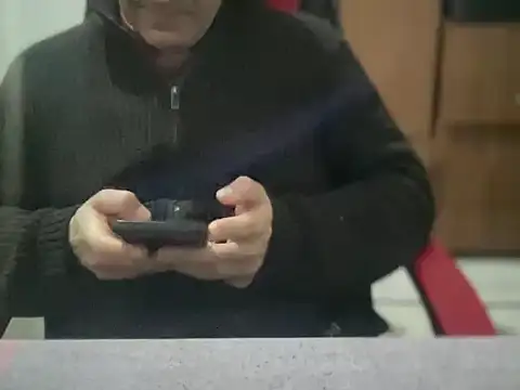 Snapshot of ALPHANDRE chatting on February 1, 2026, 8:51 pm ALPHANDRE online show from February 1, 2026, 8:51 pm