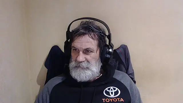 Snapshot of AlexNudo chatting on November 22, 2025, 8:24 am AlexNudo online show from November 22, 2025, 8:24 am