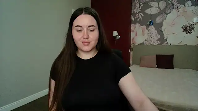 Roxie Bradley online show from May 11, 2026, 5:53 am