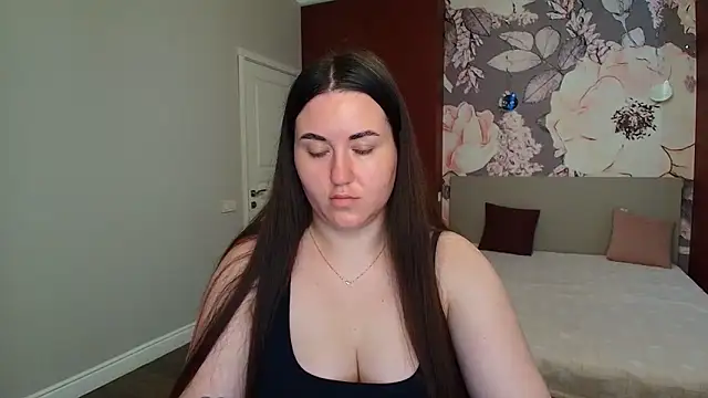 Roxie Bradley online show from June 5, 2026, 6:52 am