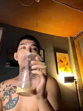 xlovercum online show from January 14, 2026, 5:49 pm