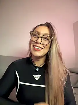 Im sophiie online show from June 6, 2026, 7:24 am