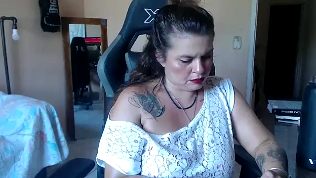 OliviaRojas online show from April 17, 2026, 3:26 pm