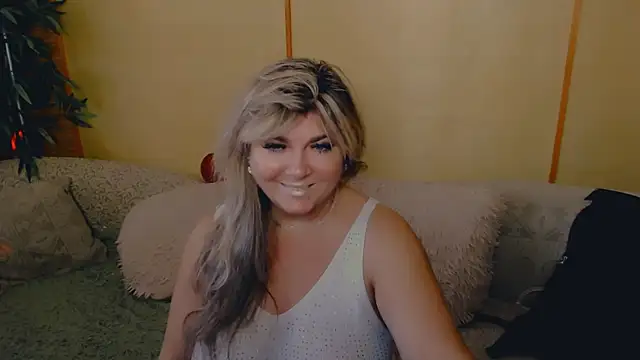 Snapshot of Malena_Mi chatting on March 13, 2026, 1:27 pm Malena Mi online show from March 13, 2026, 1:27 pm