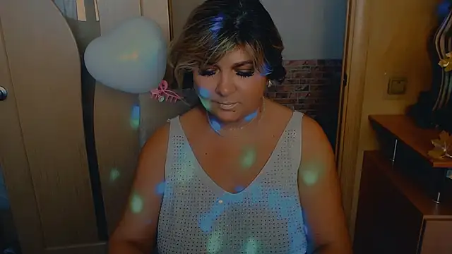 Snapshot of Malena_Mi chatting on February 14, 2026, 11:32 am Malena Mi online show from February 14, 2026, 11:32 am