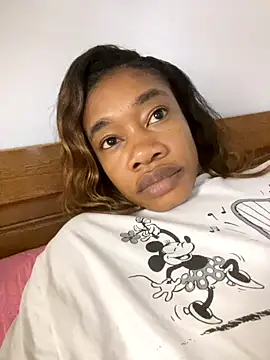  yisela  online show from October 19, 2025, 3:31 am