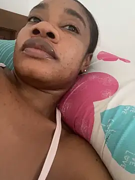  yisela  online show from April 12, 2026, 9:40 pm