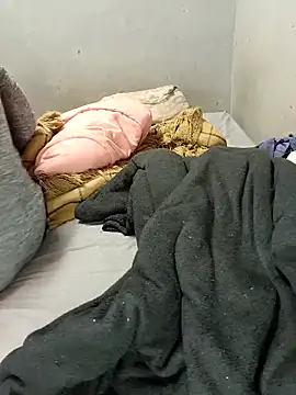 BeejayLoverxx online show from September 15, 2025, 6:52 pm