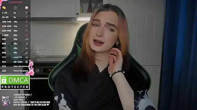 Snapshot of Lee_Loo chatting on February 5, 2025, 2:05 pm Lee Loo online show from February 5, 2025, 2:05 pm