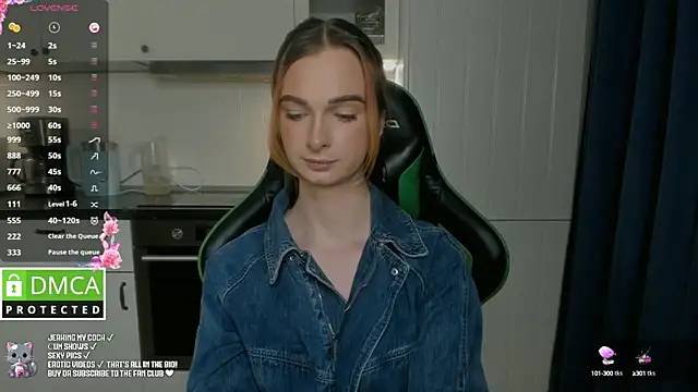 Snapshot of Lee_Loo chatting on February 4, 2025, 3:04 pm Lee Loo online show from February 4, 2025, 3:04 pm