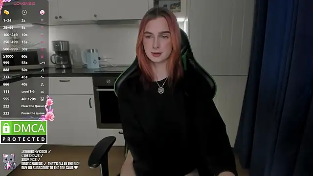 Snapshot of Lee_Loo chatting on December 13, 2024, 12:39 pm Lee Loo online show from December 13, 2024, 12:39 pm