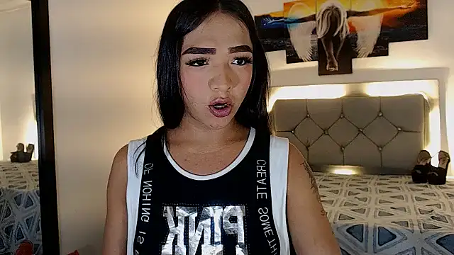 Snapshot of sofiaxdollxxx chatting on November 3, 2025, 7:06 pm sofiaxdollxxx online show from November 3, 2025, 7:06 pm