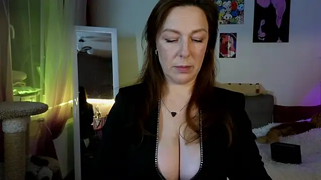 vanessawis  online show from December 6, 2024, 11:41 pm