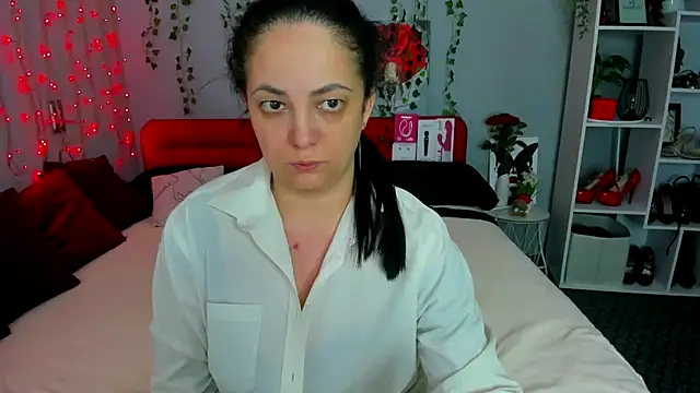 DarlingMilf online show from November 14, 2025, 8:45 pm