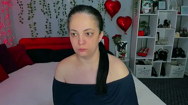 DarlingMilf online show from April 17, 2026, 6:55 pm