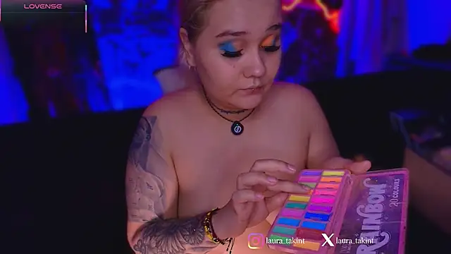 Laura takint online show from October 13, 2025, 9:16 pm