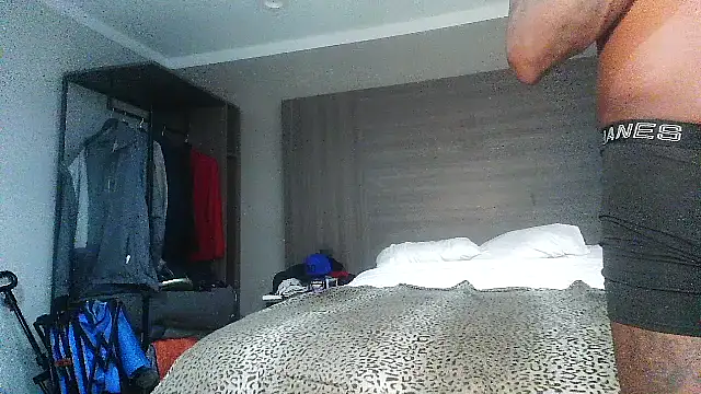 Snapshot of bobbiebone1@xh chatting on October 16, 2025, 12:57 pm bobbiebone1xh online show from October 16, 2025, 12:57 pm