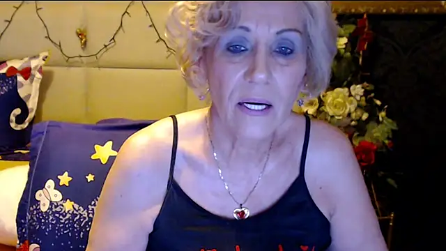 Snapshot of HappyWomanOn chatting on February 16, 2025, 8:00 pm HappyWomanOn online show from February 16, 2025, 8:00 pm