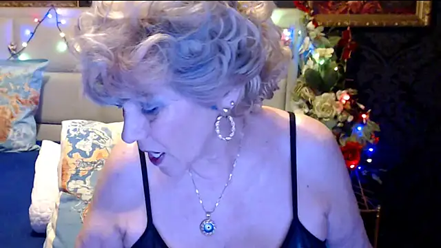 Snapshot of HappyWomanOn chatting on March 20, 2025, 8:40 pm HappyWomanOn online show from March 20, 2025, 8:40 pm