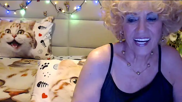 HappyWomanOn online show from March 27, 2026, 9:38 pm