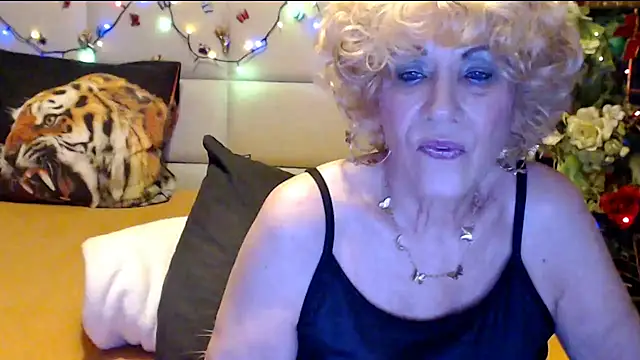 HappyWomanOn online show from February 13, 2026, 9:48 pm