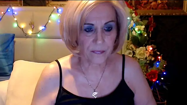 Snapshot of HappyWomanOn chatting on February 24, 2025, 9:43 am HappyWomanOn online show from February 24, 2025, 9:43 am
