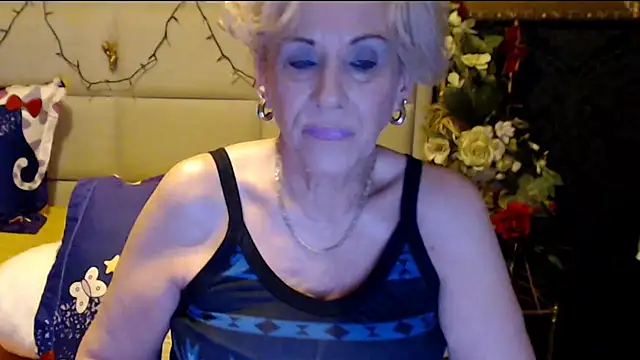Snapshot of HappyWomanOn chatting on February 17, 2025, 7:33 pm HappyWomanOn online show from February 17, 2025, 7:33 pm