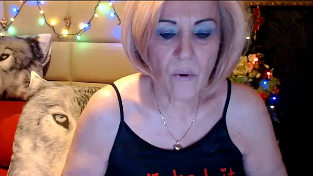 Snapshot of HappyWomanOn chatting on March 15, 2025, 10:13 am HappyWomanOn online show from March 15, 2025, 10:13 am