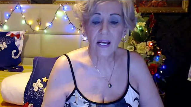 Snapshot of HappyWomanOn chatting on February 16, 2025, 10:43 am HappyWomanOn online show from February 16, 2025, 10:43 am