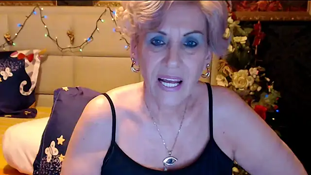 Snapshot of HappyWomanOn chatting on February 12, 2025, 7:13 pm HappyWomanOn online show from February 12, 2025, 7:13 pm