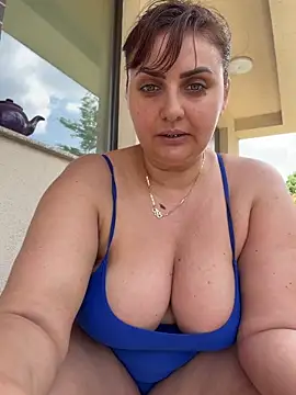 AnneKane online show from May 8, 2026, 9:57 am