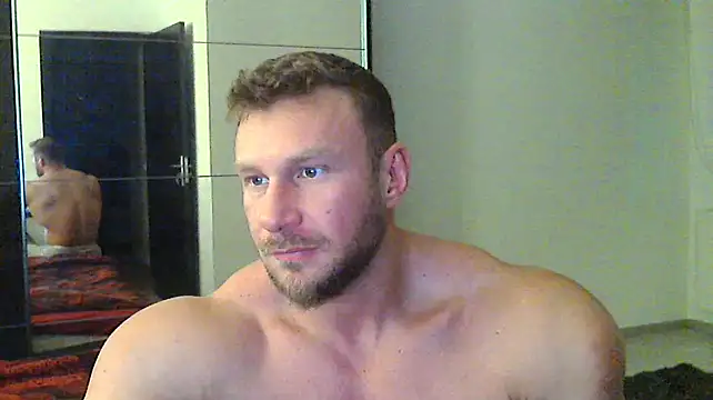 muscularkevin online show from December 20, 2024, 2:05 pm