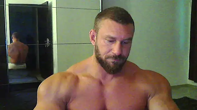 Snapshot of muscularkevin chatting on July 13, 2026, 3:39 am muscularkevin online show from July 13, 2026, 3:39 am