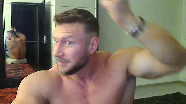 muscularkevin online show from December 10, 2024, 4:24 am