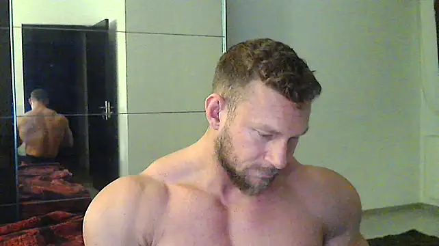 muscularkevin online show from December 3, 2024, 5:04 am
