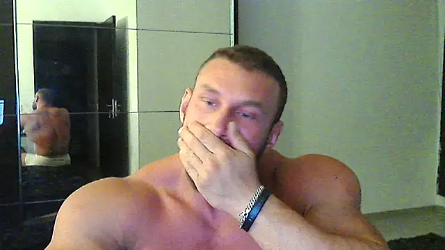 muscularkevin online show from September 8, 2025, 6:29 pm