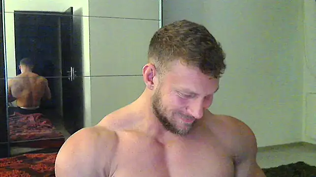 muscularkevin online show from December 16, 2024, 2:16 pm