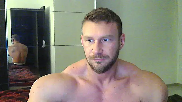 muscularkevin online show from December 24, 2024, 4:44 am