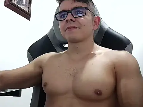 MILCARITAS3 online show from February 19, 2026, 7:00 pm