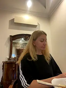 Amazoniiaa online show from November 9, 2025, 11:58 am