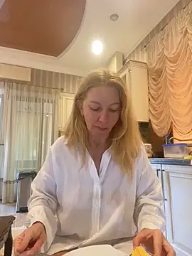 Amazoniiaa online show from September 14, 2025, 6:25 am