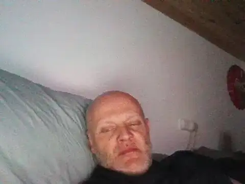 Snapshot of davigochi77bcn chatting on March 2, 2025, 9:52 pm davigochi77bcn online show from March 2, 2025, 9:52 pm