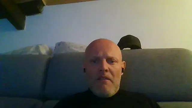 Snapshot of davigochi77bcn chatting on December 4, 2025, 8:08 pm davigochi77bcn online show from December 4, 2025, 8:08 pm