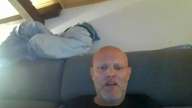 Snapshot of davigochi77bcn chatting on March 6, 2026, 8:04 pm davigochi77bcn online show from March 6, 2026, 8:04 pm