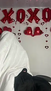 Irisweet  online show from February 11, 2026, 11:04 pm