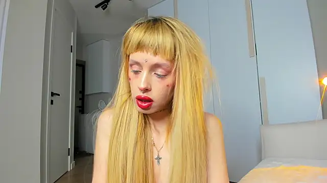 Snapshot of FlowerOfSin2001 chatting on May 27, 2026, 5:42 pm FlowerOfSin2001 online show from May 27, 2026, 5:42 pm
